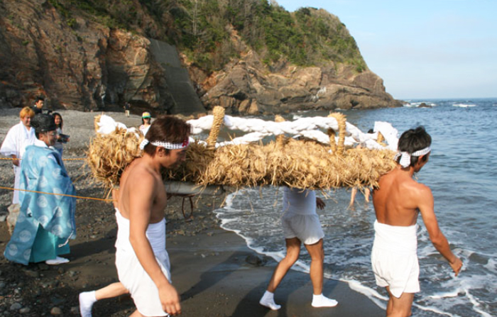 わらじ祭り画像提供　志摩市観光協会